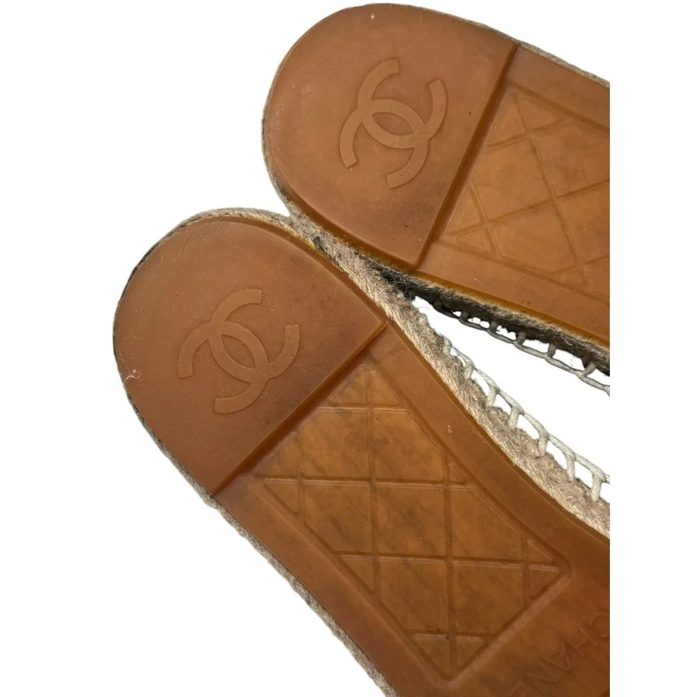Chanel CC Lambskin Espadrilles 38 Black Leather Logo Flats‎ Slip On